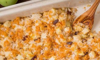 Rice casserole with apples