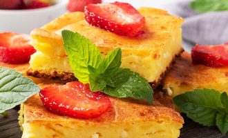 Curd casserole with strawberries